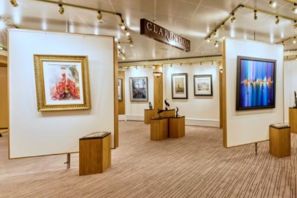 Queen Mary 2 Gallery Image